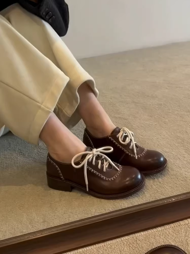 Phiên bản da cừu ~ Giày mũi tròn phong cách nghệ thuật màu nâu đậm, gót dày, đa năng, buộc dây, kiểu Anh, dành cho nữ