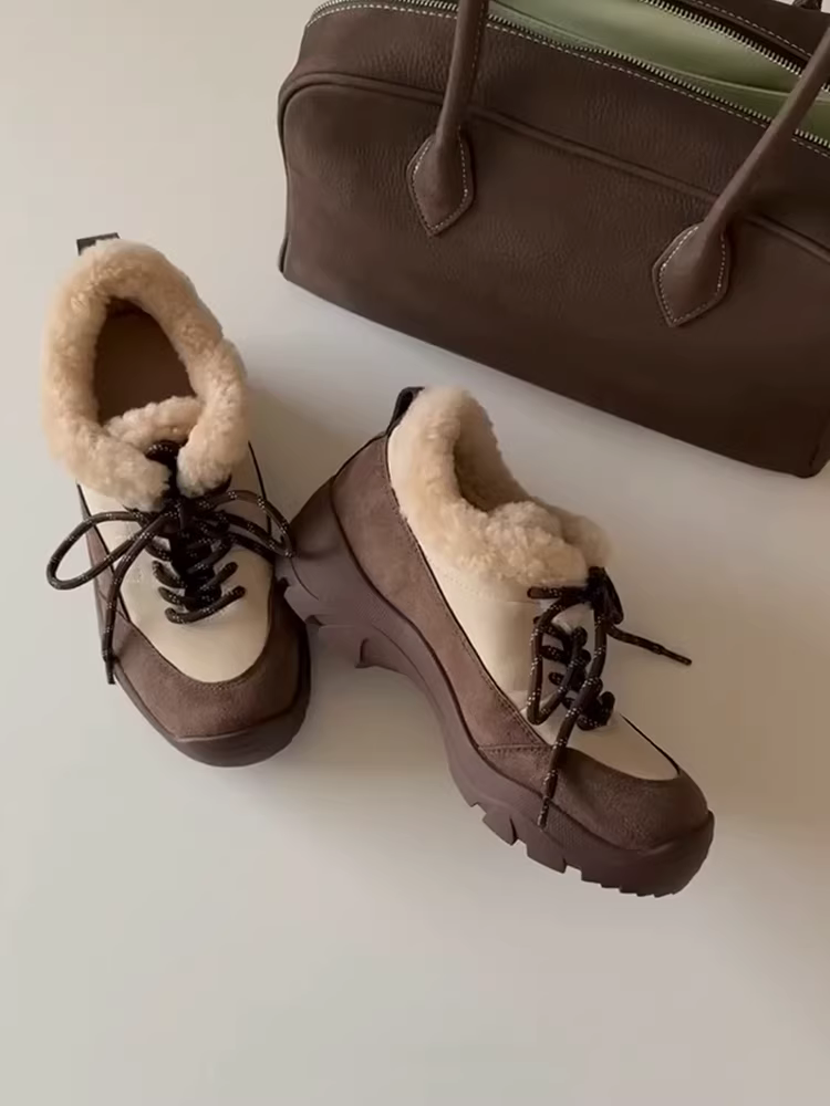 Phiên bản da cừu ~ Giày bốt đi tuyết tích hợp len cừu dành cho nữ, giày cotton dày đế dày tăng chiều cao mùa đông, giày cotton ấm áp để mặc ngoài trời, giày tập luyện của Đức.