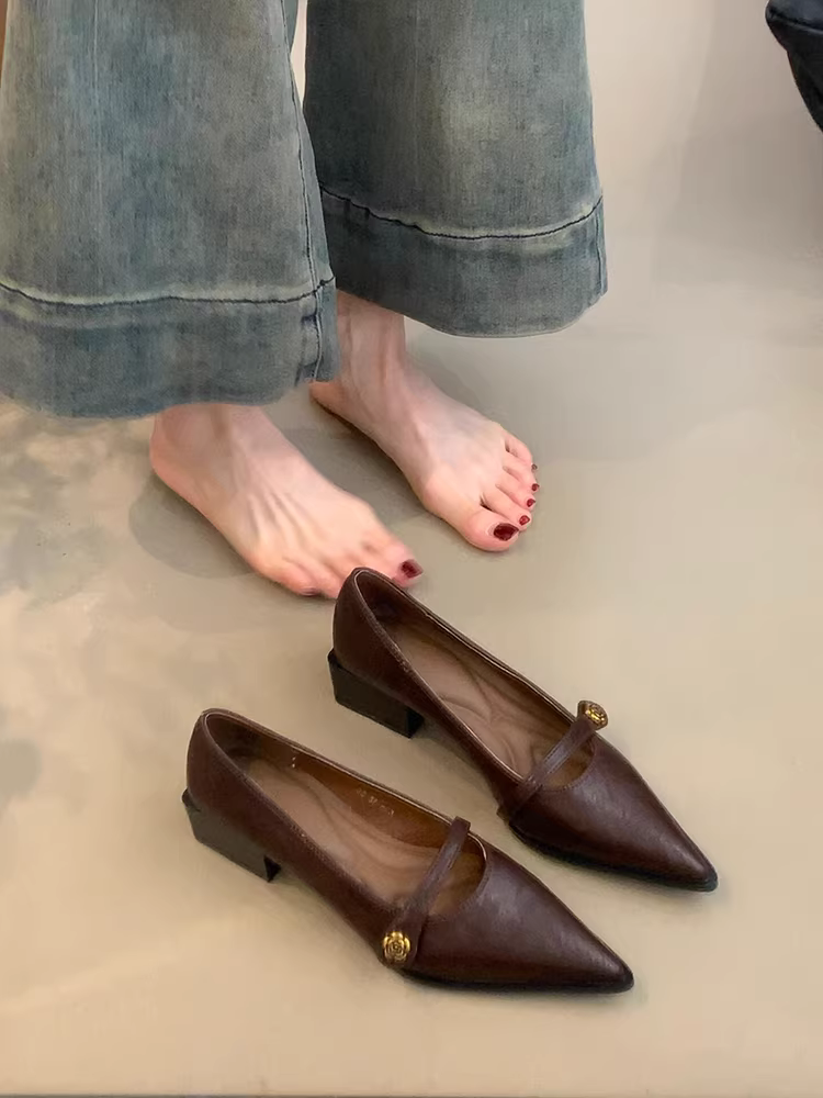 Phiên bản da cừu ~ Giày cao gót nông kiểu cổ điển dành cho nữ có khóa hoa trà, gót dày, mũi nhọn, giày Mary Jane thanh lịch