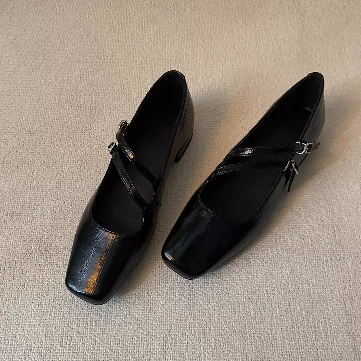 Phiên bản da cừu ~ Giày da nhỏ có quai đôi mũi vuông thiết kế độc đáo, đơn giản và đa năng, gót dày, giày nữ đi làm kiểu Mary Jane