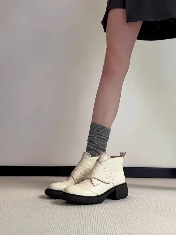 Phiên bản da bò ~ Giày bốt Martin đế dày kiểu Pháp kiểu Anh dành cho nữ, đơn giản và đa năng với thiết kế khóa dán, bốt ngắn.