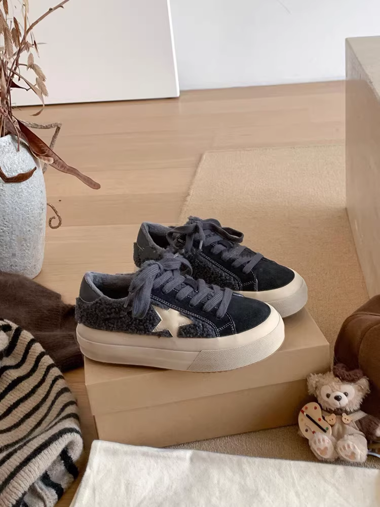 Phiên bản da cừu ~ Giày thường ngày phong cách cổ điển đa năng dành cho nữ, có dây buộc, cổ sâu, đế dày, lót lông cừu, giày tập luyện ấm áp của Đức