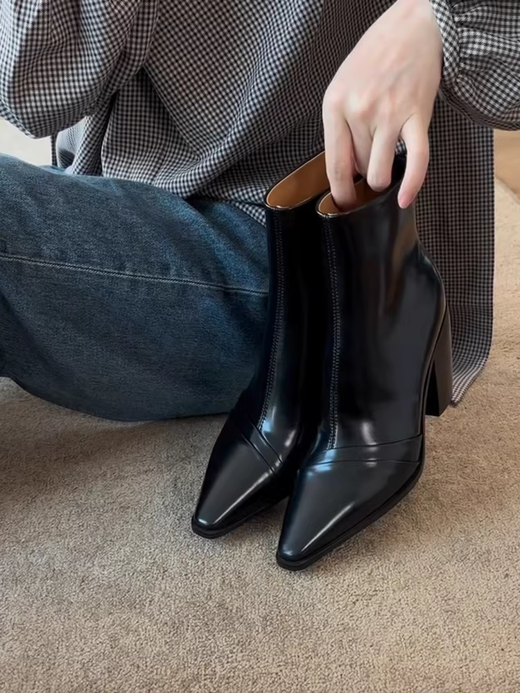 Phiên bản da bò ~ Giày bốt Martin da thật mũi nhọn gót nhọn thon gọn Giày bốt Martin cao gót nữ Giày bốt cổ ngắn kiểu cổ điển Giày bốt mỏng kiểu cổ điển