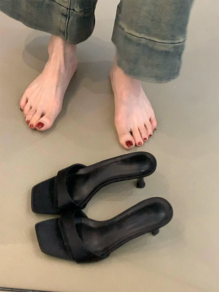Phiên bản da cừu ~ Dép sandal ngoài trời kiểu dáng cổ điển mùa hè dành cho nữ, dép sandal cao gót mũi vuông tối giản, hở mũi