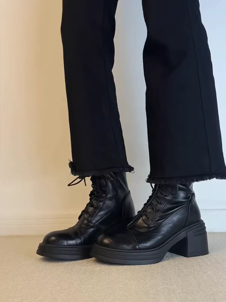 Phiên bản da bò ~ Giày bốt Martin da thật đế dày dành cho nữ, phong cách Anh quốc, mũi tròn cổ điển, gót dày, giày bốt đơn có khóa kéo bên hông giúp thon gọn.