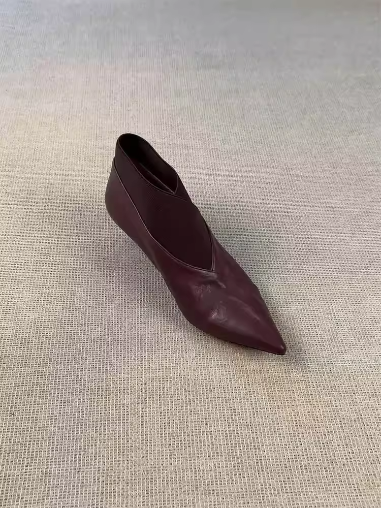 Phiên bản da bò ~ Giày bốt cao gót đơn giản thời trang và độc đáo dành cho nữ, giày bốt cổ ngắn mũi nhọn cổ điển mùa thu thanh lịch đi làm