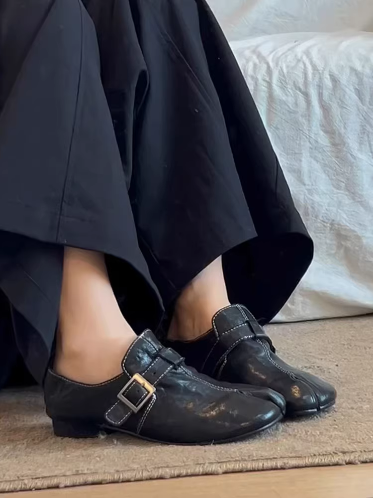 Phiên bản da cừu ~ Giày mũi chia đôi thiết kế khóa thắt lưng dành cho nữ, giày da mềm kiểu dáng cổ điển phong cách văn học