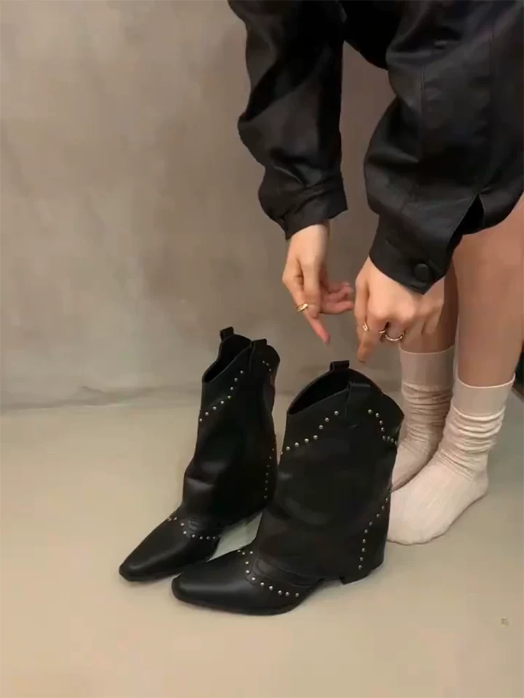 Phiên bản da bò ~ Giày bốt da thật kiểu cổ điển mới có đinh tán dành cho nữ, mũi nhọn, kiểu dáng chữ V thanh lịch, tôn dáng, giày đi xe kiểu hot girl