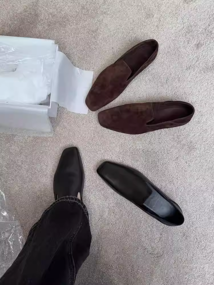 Phiên bản da cừu ~ Giày lười đế bằng phong cách Anh cho nữ, giày da lộn kiểu slip-on, giày da nhỏ mũi vuông cổ điển