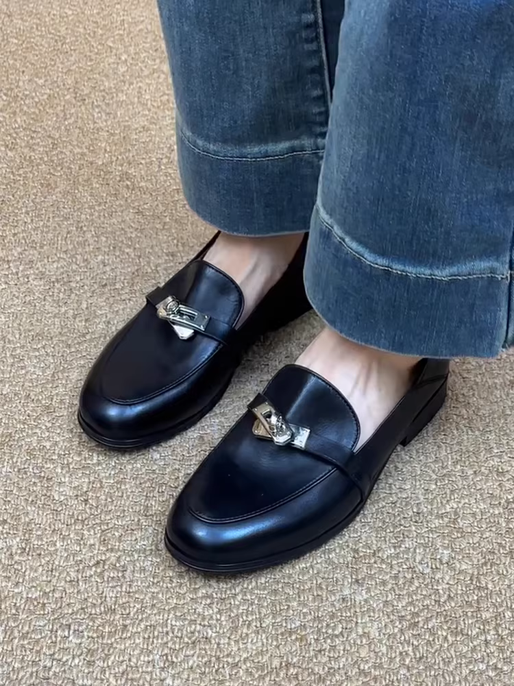 Phiên bản da cừu ~ giày lười có khóa kim loại cổ điển dành cho nữ mũi tròn bằng da thật được đánh bóng giày da đế bằng
