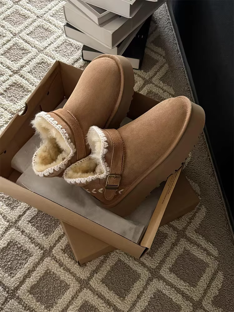 Phiên bản da bò ~ Giày bốt đi tuyết đế dày cổ điển chống trượt dành cho nữ có khóa thắt lưng, giày bốt cotton dày dặn giữ ấm mùa thu đông