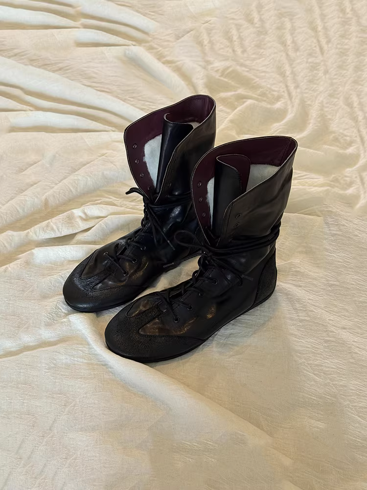 Phiên bản da bò ~ Giày bốt Martin cổ điển sành điệu dành cho nữ, giày bốt cổ điển buộc dây kiểu dáng đơn giản, thiết kế độc đáo, kiểu dáng bốt cổ ngắn đi xe máy