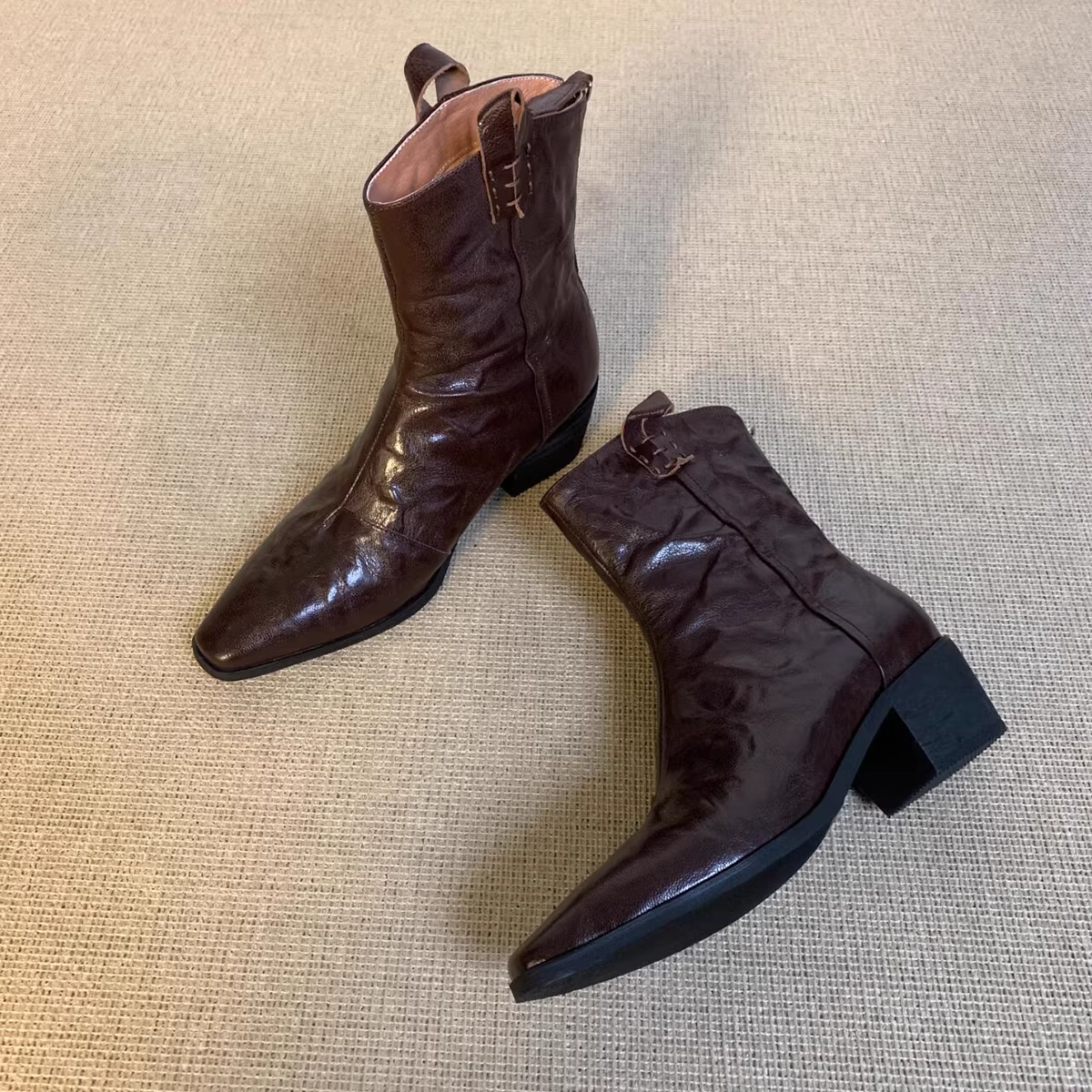 Giày bốt da lộn mũi vuông kiểu dáng cổ điển, da thật, đa năng, khóa kéo sau, xếp ly, kiểu dáng ôm sát, gót dày, cổ ngắn dành cho nữ