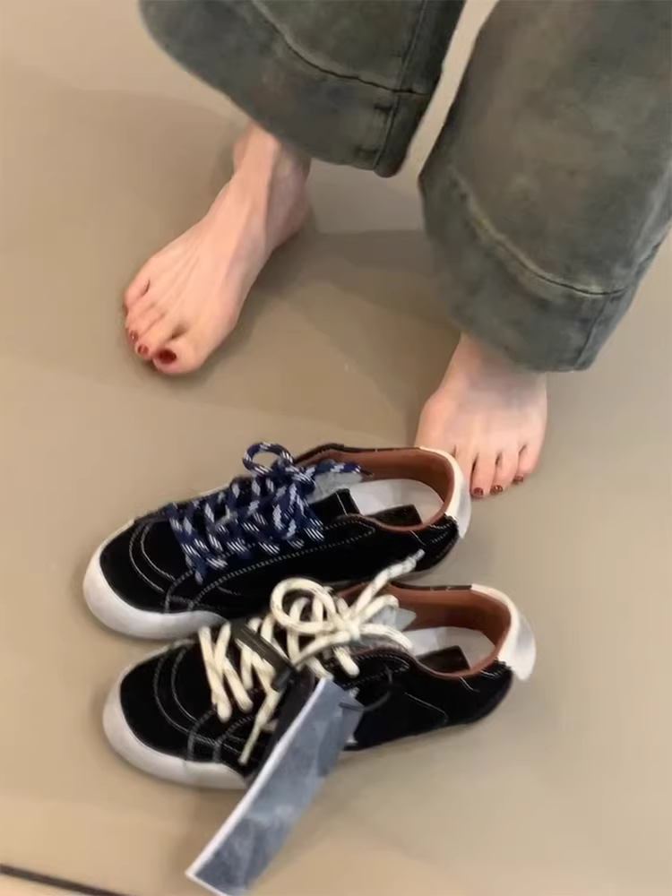 Phiên bản da cừu ~ Giày tập luyện kiểu Đức có dây buộc cổ điển thời trang dành cho nữ, giày kiểu retro star distressed, giày thể thao đa năng phong cách đại học.