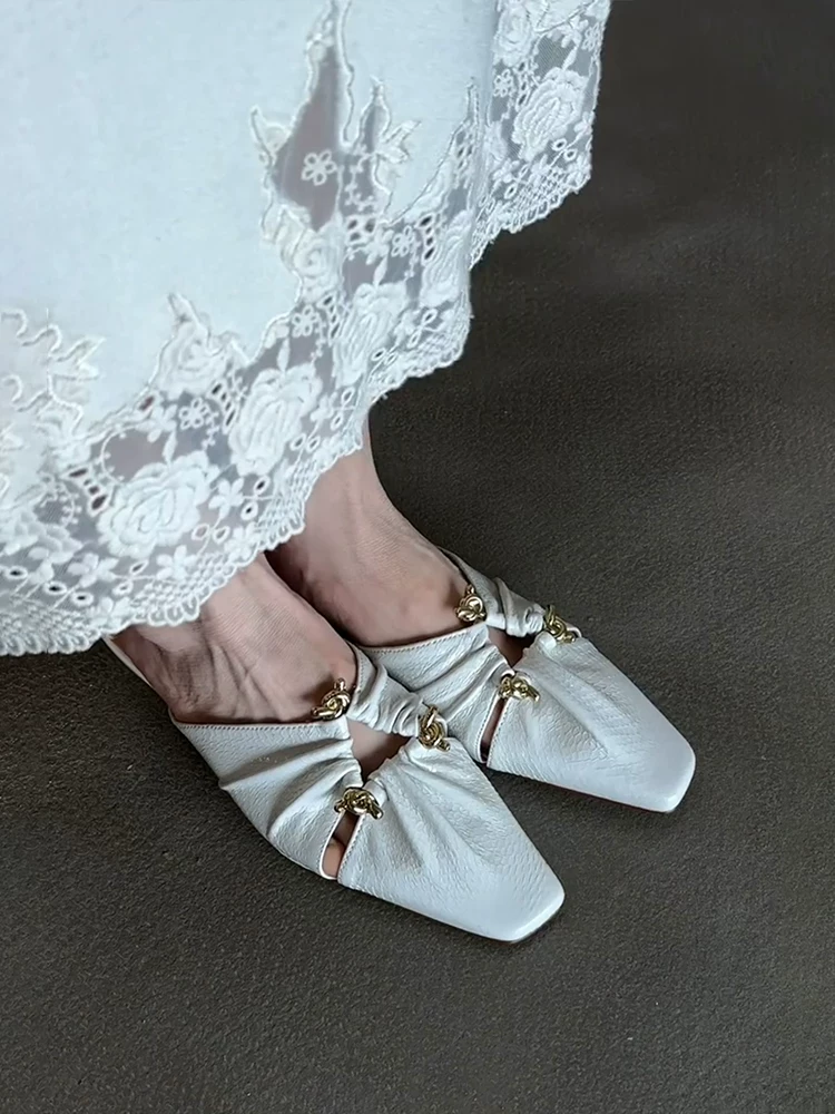 Phiên bản da cừu ~ Dép da thật kiểu Pháp có khóa hình tam giác khoét rỗng dành cho nữ, giày mũi vuông gót thấp kiểu slip-on mũi kín