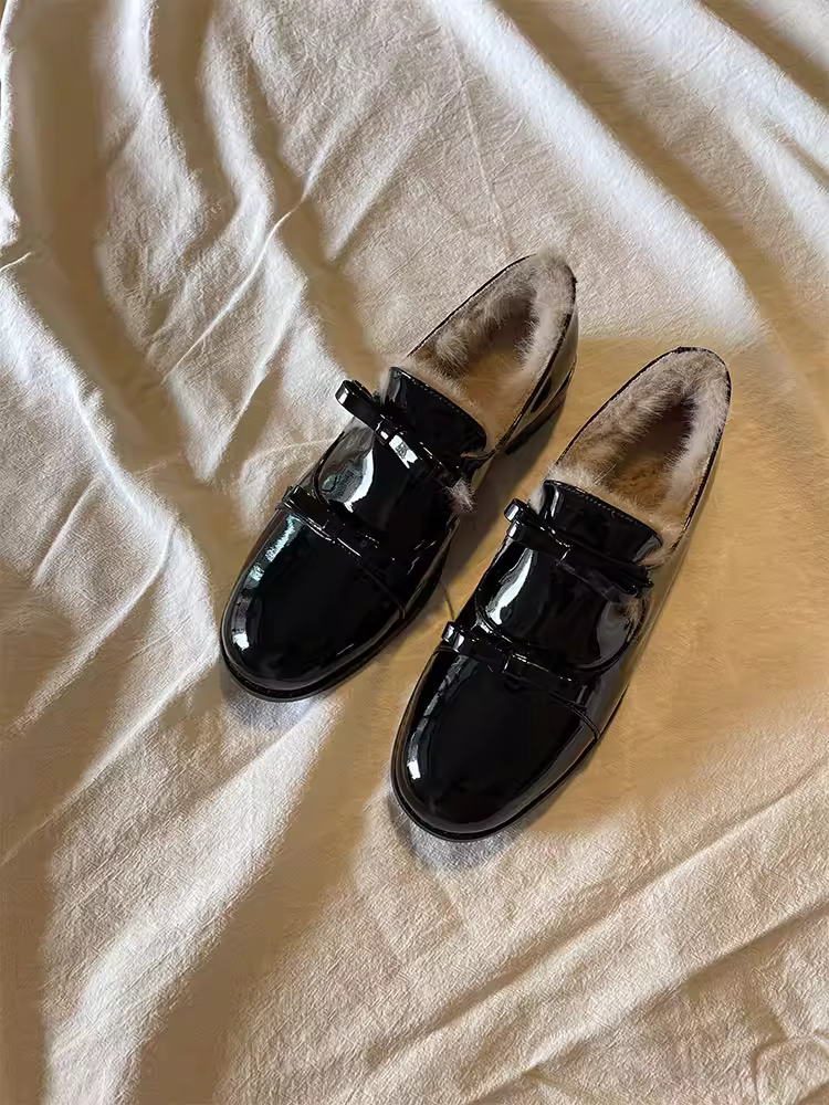 Phiên bản da cừu ~ Giày lười da bóng kiểu Anh Pháp dành cho nữ, giày da nhỏ có lông nhung đế thấp kiểu dáng slip-on