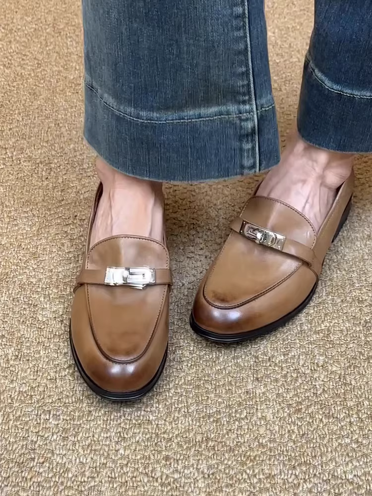 Phiên bản da cừu ~ giày lười có khóa kim loại cổ điển dành cho nữ mũi tròn bằng da thật được đánh bóng giày da đế bằng