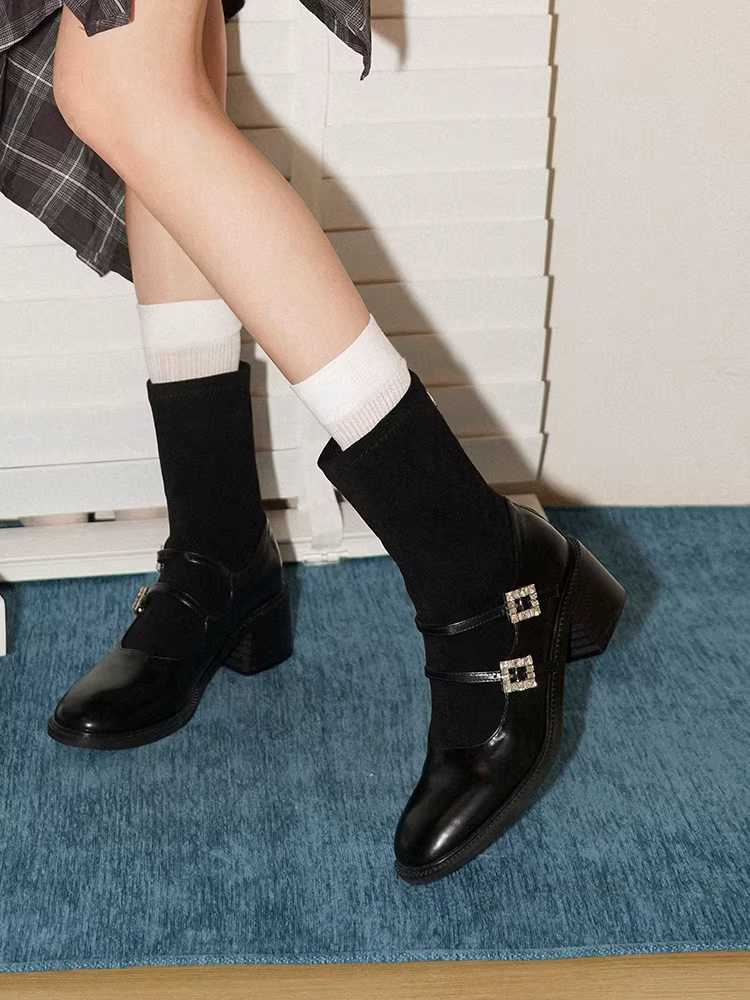 Giày bốt nữ kiểu Pháp bằng da cừu Pear Xiaoqi~ có khóa cài đá pha lê, kiểu dáng ôm sát, chất liệu thun, kiểu Mary Jane, phối cùng chân váy, gót dày, cổ ngắn