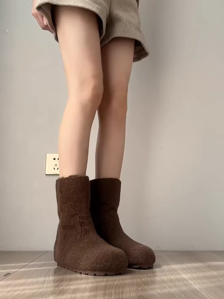 Phiên bản da bò ~ Giày bốt đi tuyết lót lông cừu thời trang và ấm áp dành cho nữ, giày bốt cotton đế bằng phong cách retro, giày bốt lông mới