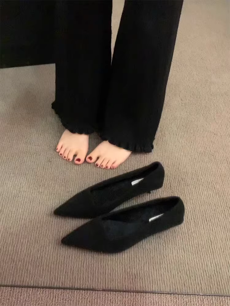 Phiên bản da cừu ~ Giày đơn màu đen kiểu dáng thấp, mũi nhọn kiểu Pháp, giày lông thú, giày cao gót kiểu mới có thêm lớp lông cừu.