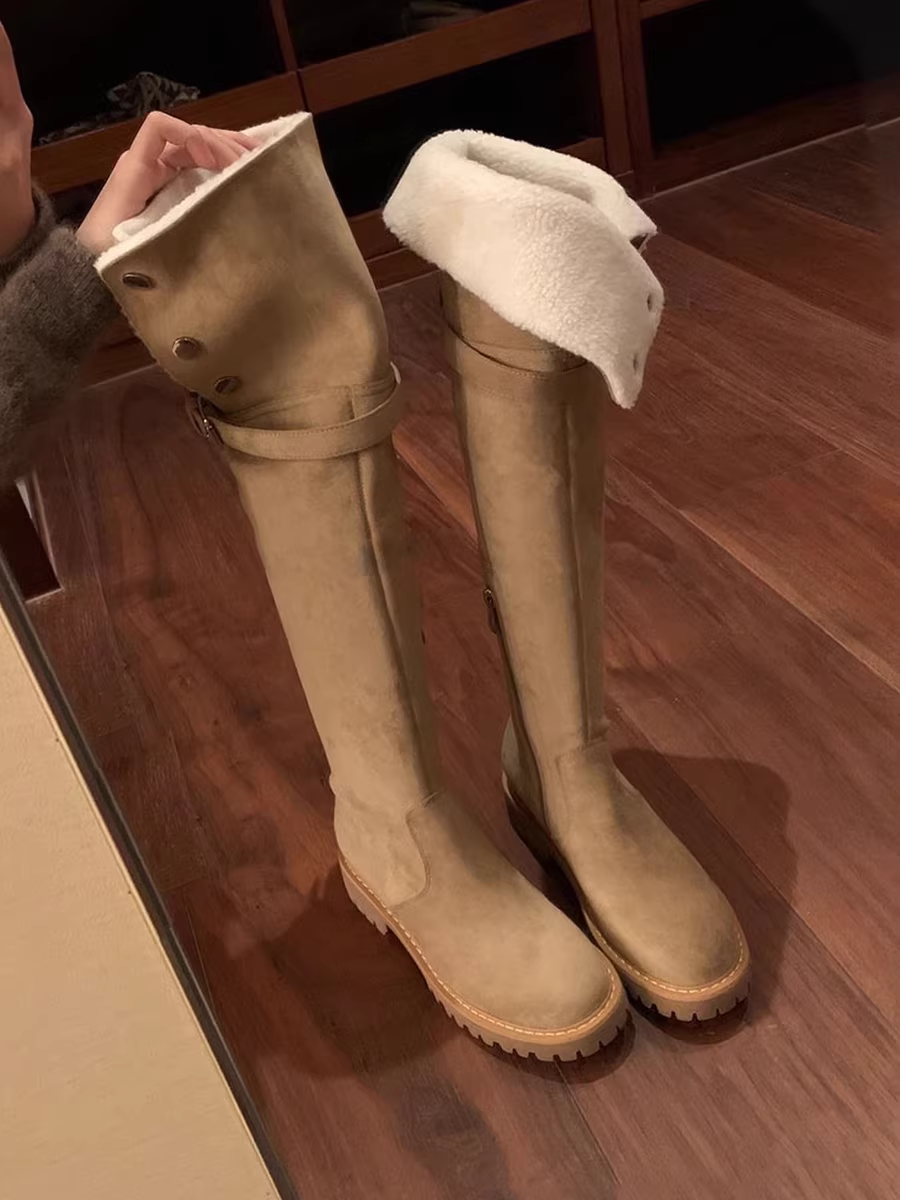 Phiên bản da bò ~ Giày bốt len cừu cao quá đầu gối, kiểu dáng thon gọn, mùa đông 2025, lót lông cừu giữ ấm, bốt cao cổ