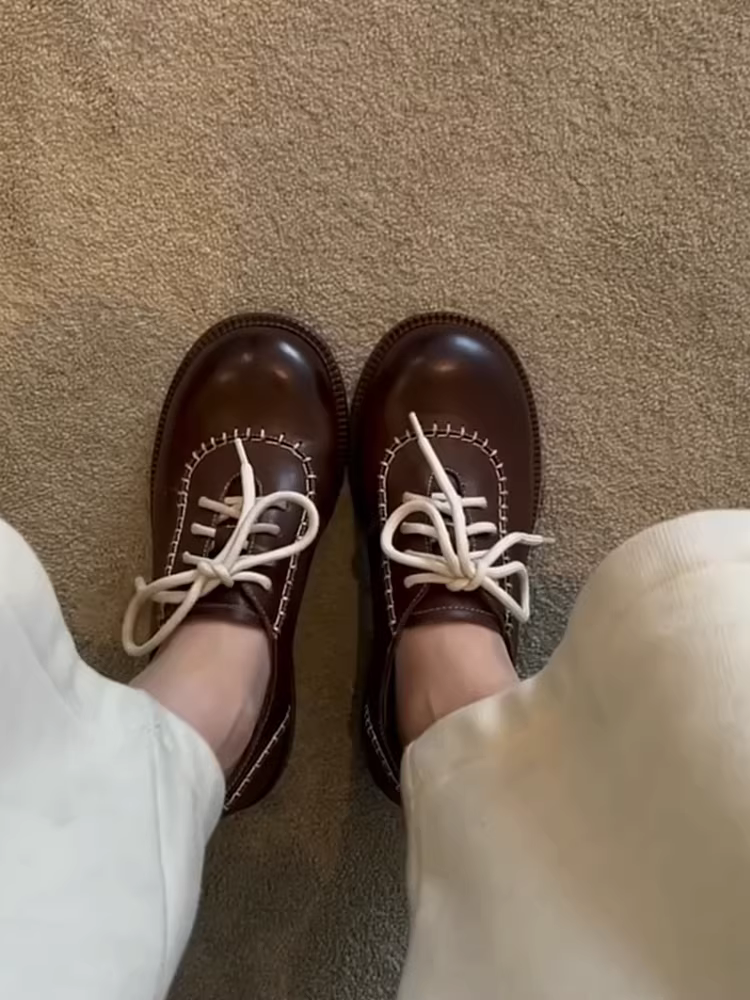 Phiên bản da cừu ~ Giày mũi tròn phong cách nghệ thuật màu nâu đậm, gót dày, đa năng, buộc dây, kiểu Anh, dành cho nữ