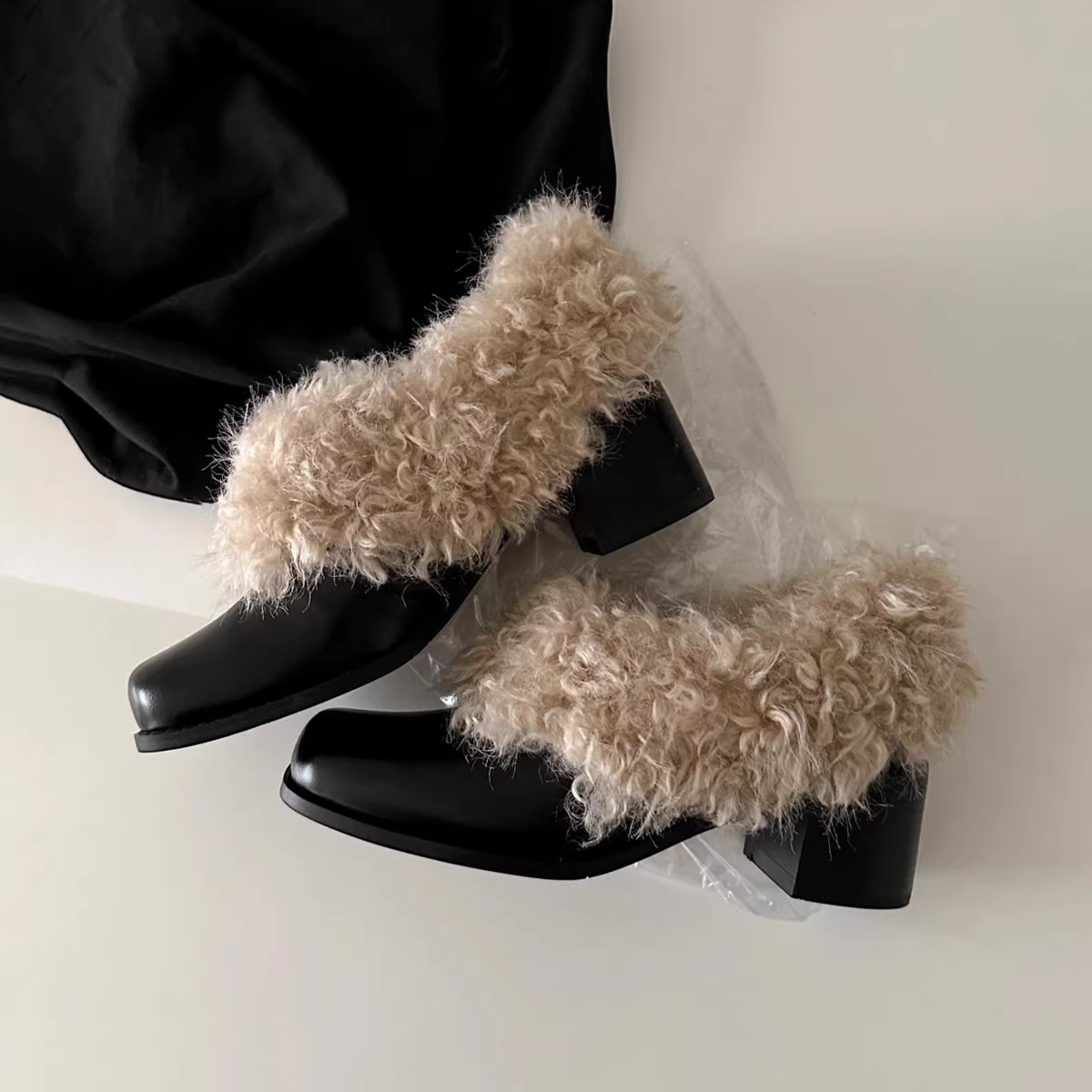 Phiên bản da cừu ~ Giày lười da thật mũi vuông cổ điển dành cho nữ, giày cotton ấm áp lót lông cừu, giày cao gót nữ sang trọng lông xù