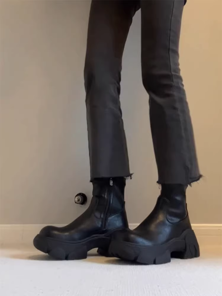 Phiên bản da bò ~ Giày bốt Martin đế dày tăng chiều cao bằng da thật dành cho nữ, bốt ngắn giảm béo bằng da thật có khóa kéo, bốt bố mũi tròn.