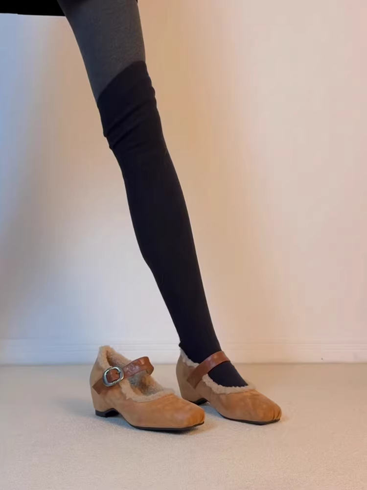 Phiên bản da cừu ~ Giày Mary Jane một dây đeo cổ điển, nhẹ nhàng, đơn giản dành cho nữ, có tăng chiều cao ẩn, mũi vuông, lót lông cừu, kiểu giày bệt kiểu múa ba lê.