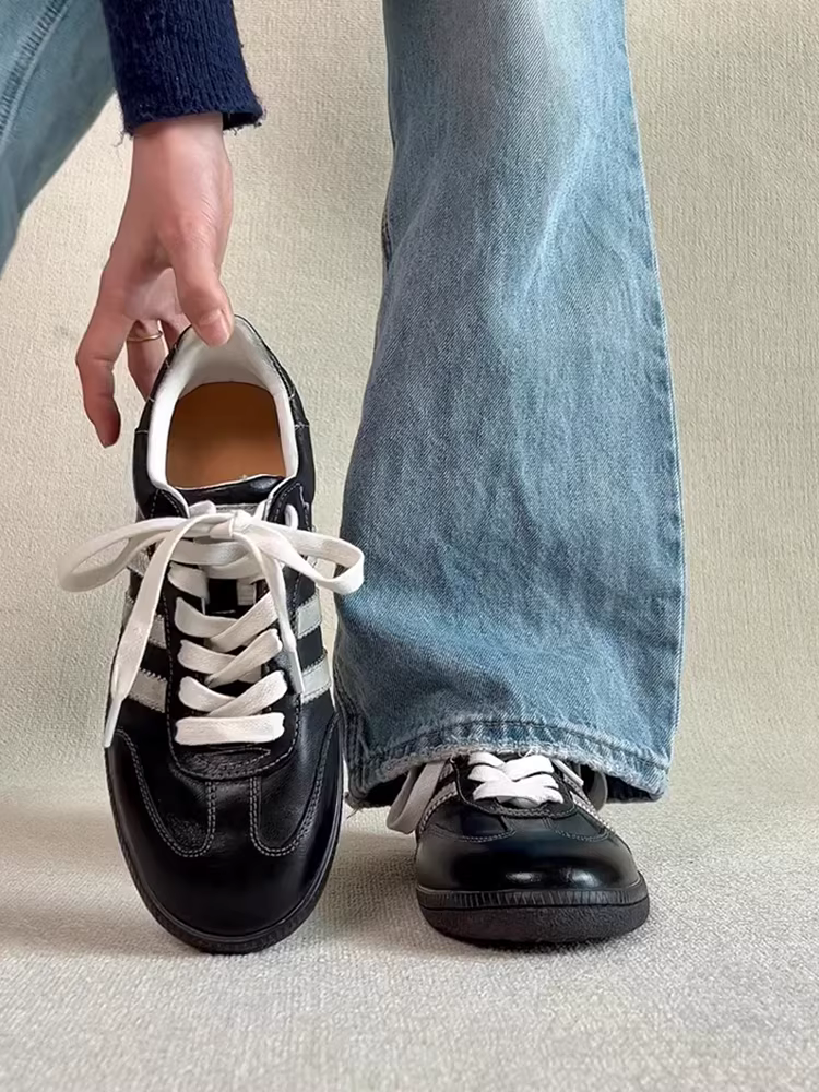 Phiên bản da cừu ~ Giày tập luyện cổ điển màu đen của Đức dành cho nữ, da thật, đế mềm, thoải mái, giày đế bằng có dây buộc đa năng, thoải mái