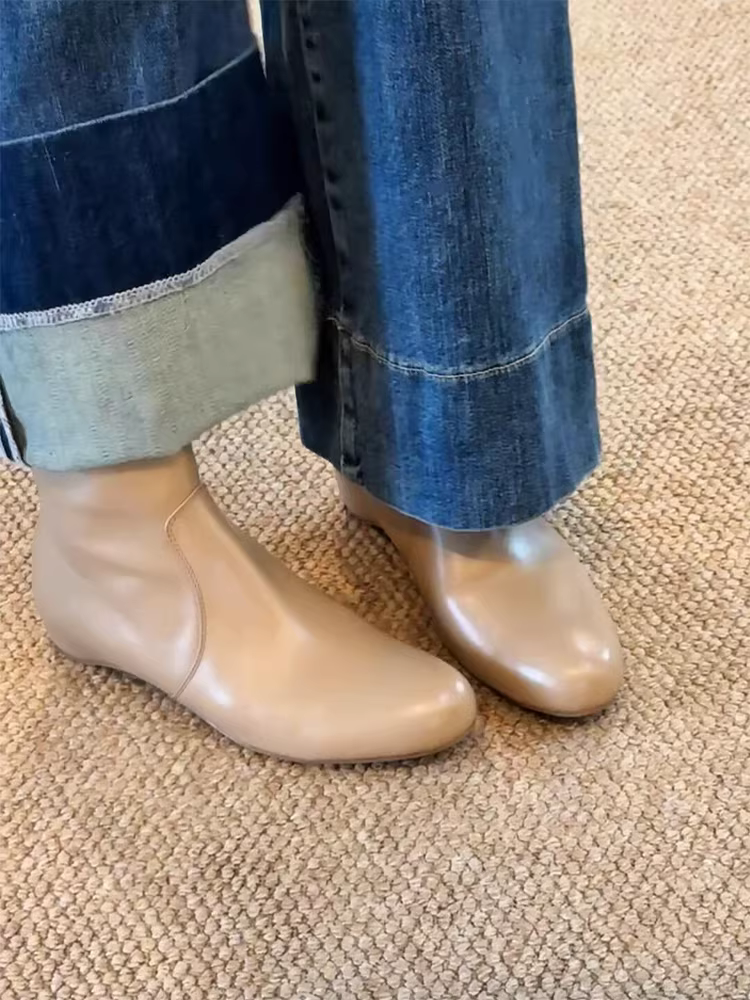 Phiên bản da bò~ Giày bốt da thật màu đen kiểu Pháp tăng chiều cao đơn giản và thời trang dành cho nữ với khóa kéo phía sau và mũi tròn.