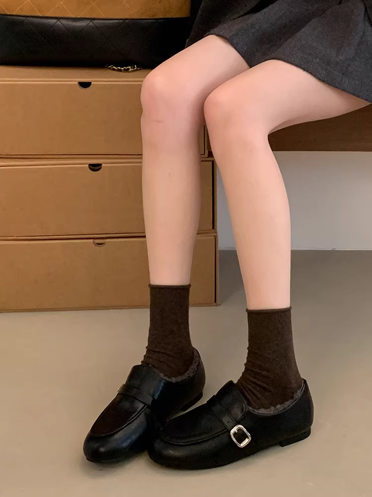 Phiên bản da cừu ~ giày da màu đen kiểu retro dành cho nữ, da thật có lớp lót lông cừu để giữ ấm, giày da nhỏ kiểu đại học.