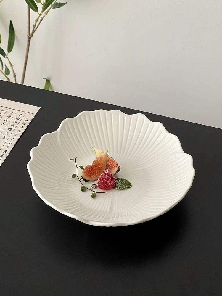 Đĩa tráng miệng hình lá bạch quả màu trắng, đĩa trái cây hoa văn cao cấp, đĩa ăn nhẹ trà chiều tinh tế, đĩa trái cây