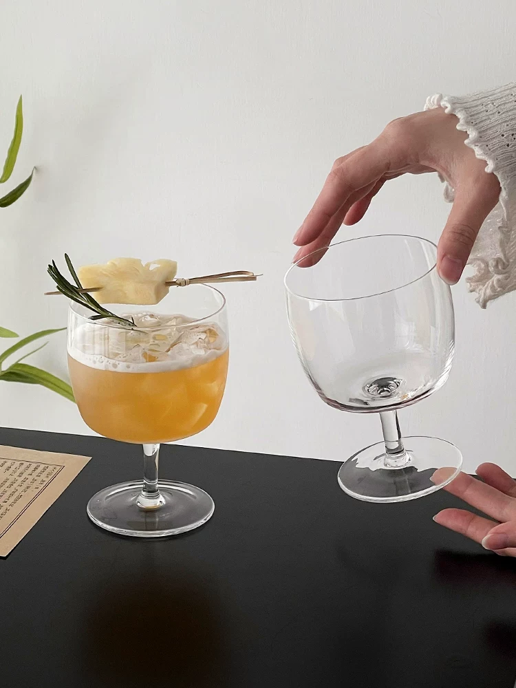 Ly trà và rượu kiểu Trung Quốc, ly thủy tinh chân ngắn, ly mỏng và cổ điển, ly cocktail tạo cảm giác say nhẹ, ly đồ uống lạnh thẩm mỹ cao, ly bầu bĩnh.