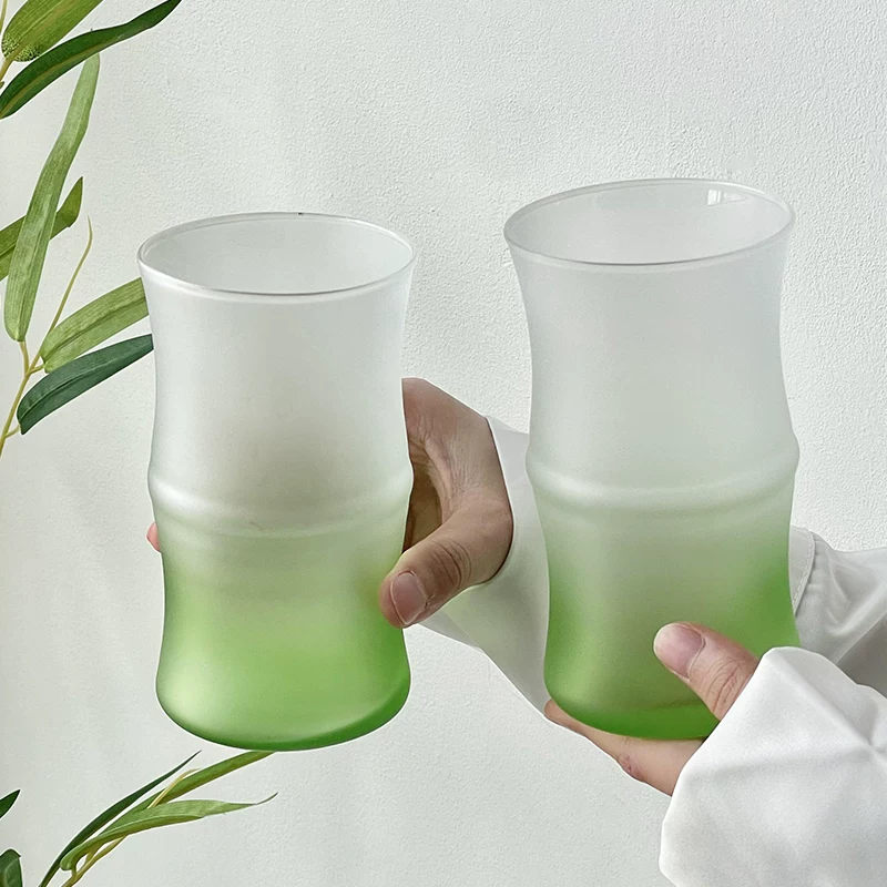 Cốc thủy tinh màu xanh mờ kiểu Trung Quốc mới dùng trong gia đình, cốc uống nước có họa tiết tre mọc lên, cốc trà, cốc đựng đồ uống.