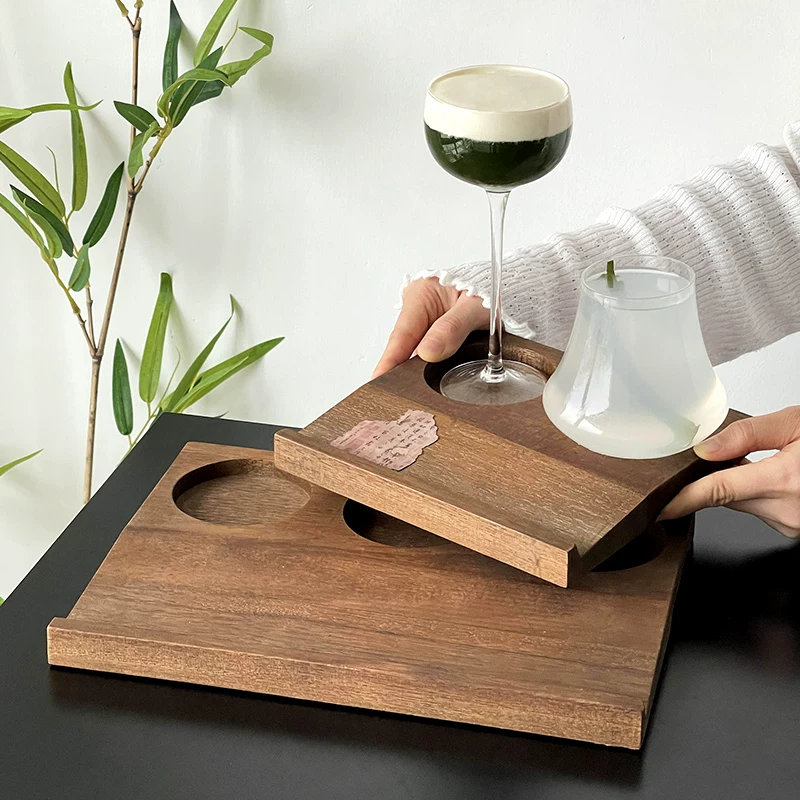 Bộ ấm trà sáng tạo một ấm ba chén, khay trà gỗ ba lỗ, khay đựng chén trà gốm, đế lót chén.