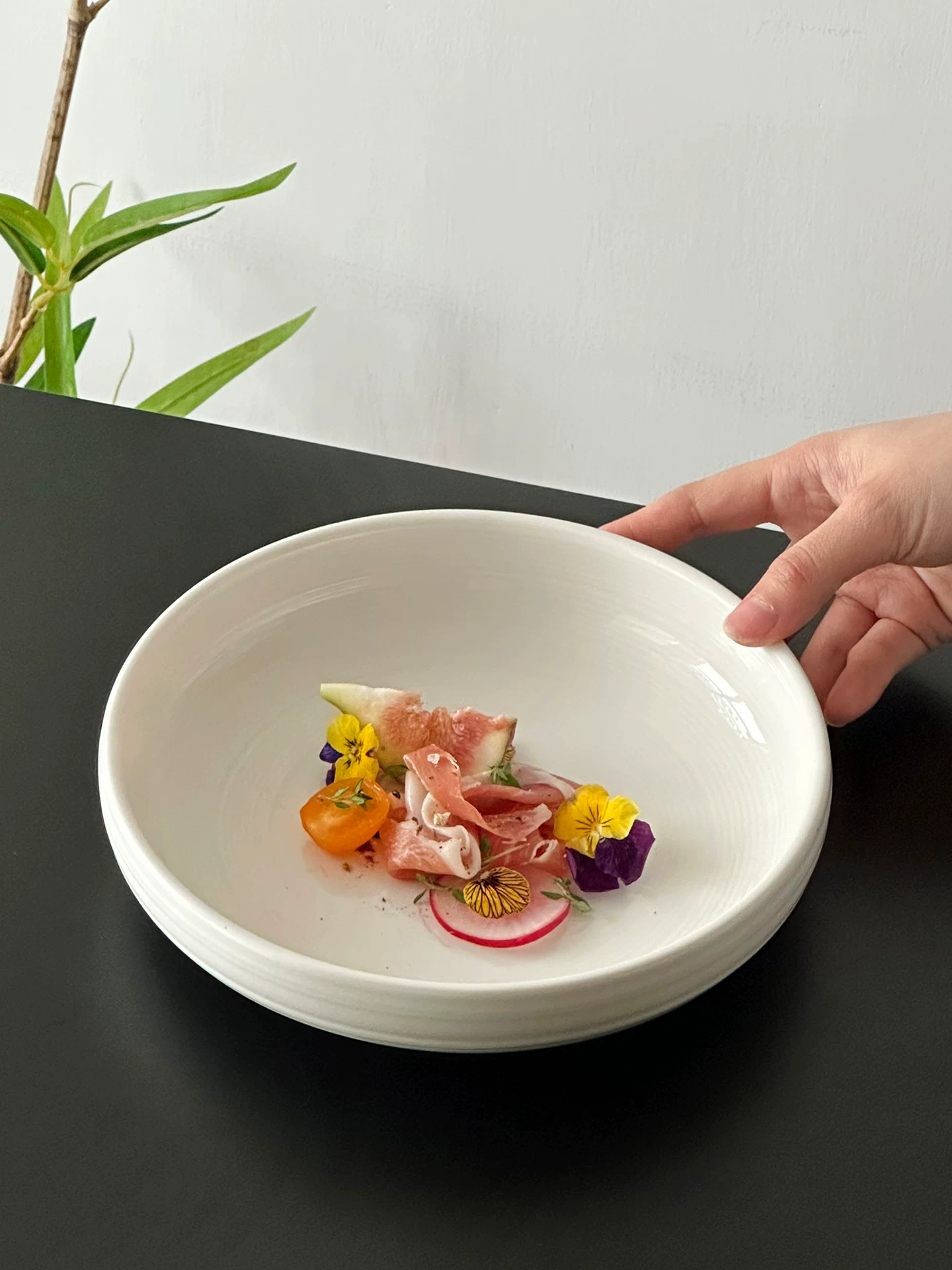 Đĩa sứ cao cấp, đĩa sâu lòng, bộ đồ ăn sáng tạo và trang trọng, đặc biệt là những đĩa ăn đẹp mắt, đĩa màu trắng, đĩa đựng mì Ý.