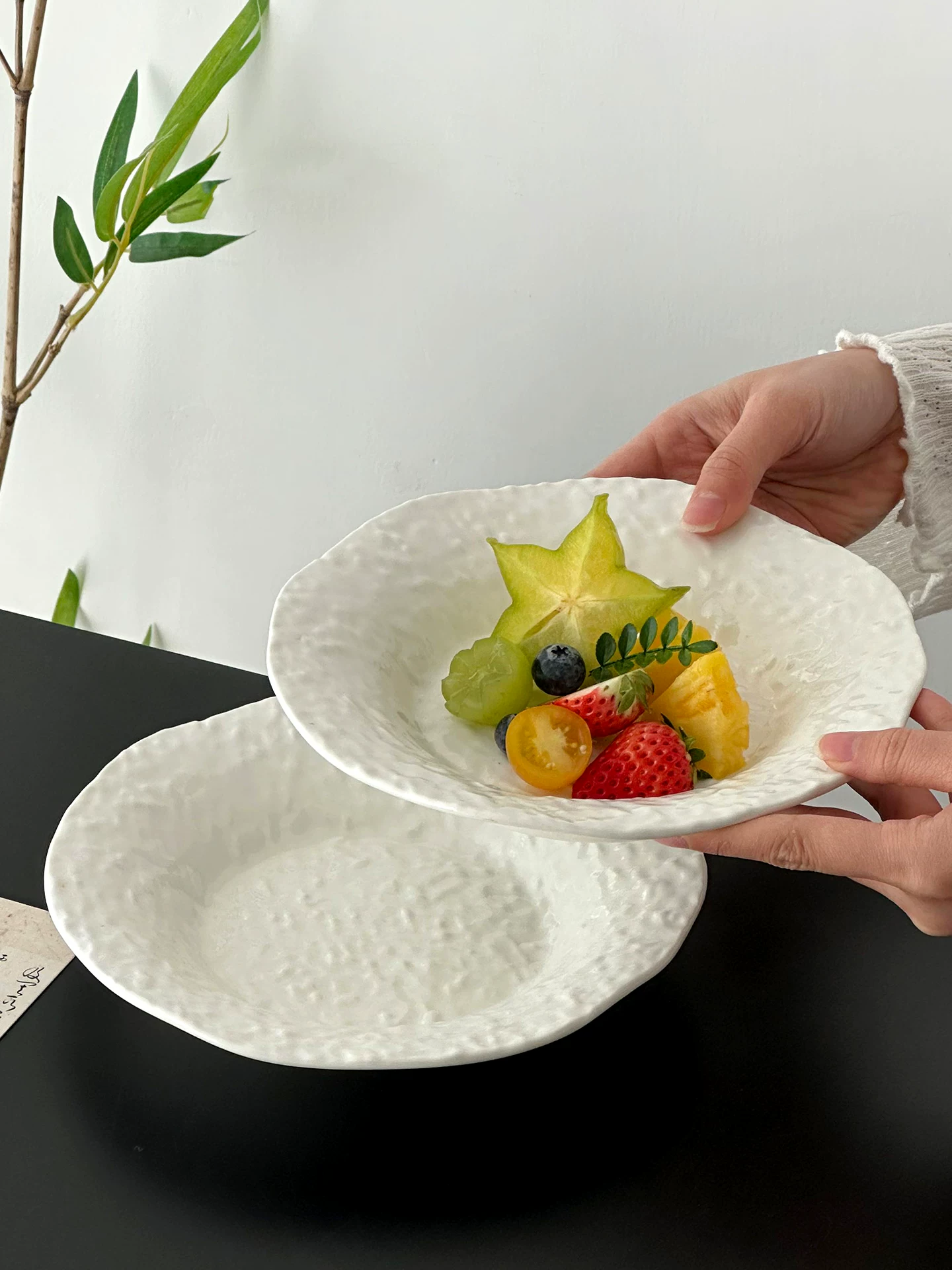 Đĩa sứ cao cấp họa tiết đá nổi, đĩa trái cây tinh tế, đĩa ăn nhẹ trà chiều, đĩa trái cây, đĩa bánh ngọt