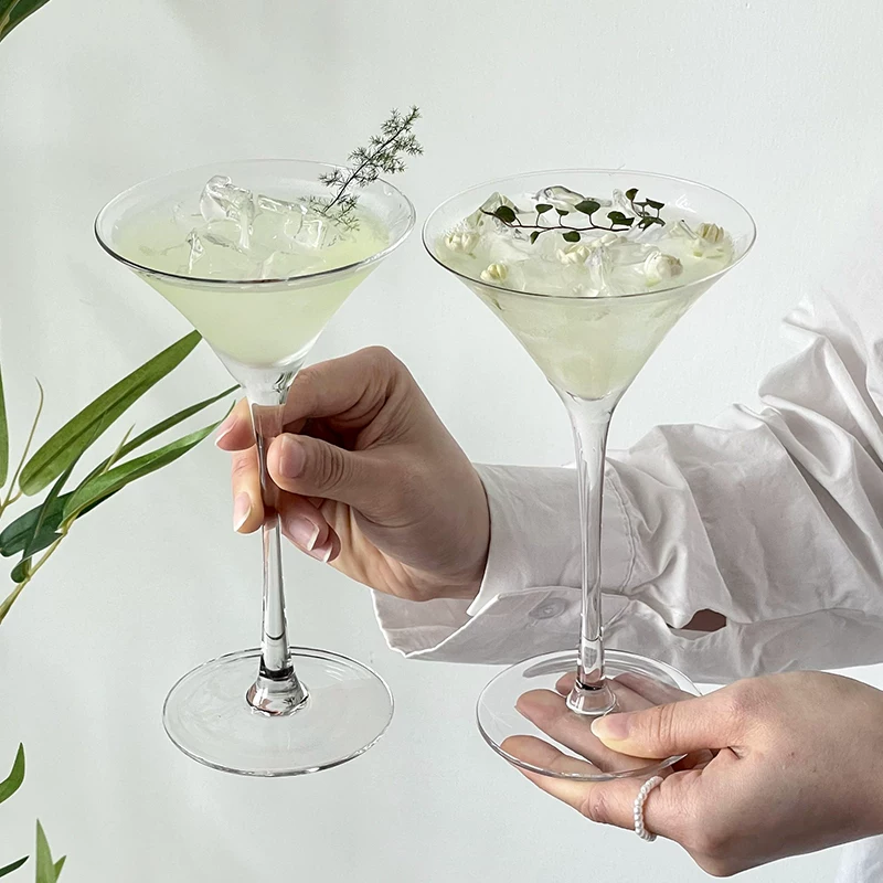 Ly cocktail kèn trumpet thủ công kiểu Nhật, ly martini, ly trà và rượu tạo không khí ấm cúng, ly rượu hơi say, ly cao, cốc thủy tinh.