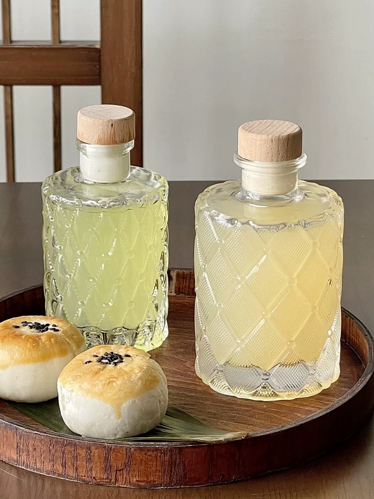 Chai thủy tinh đựng cà phê lạnh pha chế sáng tạo và đẹp mắt, chai rượu nhỏ kín hơi tiện mang theo, hộp đựng rỗng để làm rượu trái cây tự chế.