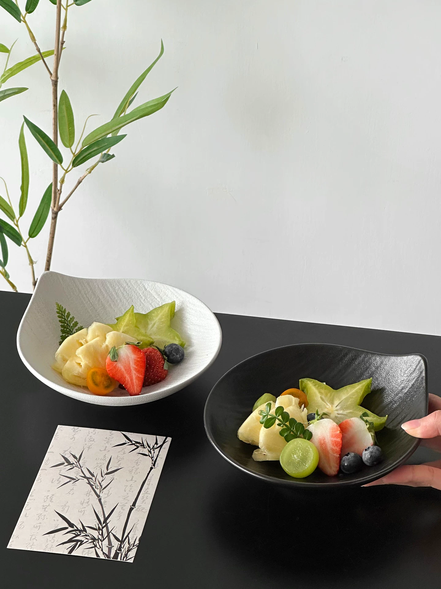 Đĩa sứ đơn giản, đĩa tráng miệng hình giọt nước, đĩa ăn nhẹ trà chiều tinh tế, đĩa trái cây sang trọng, đĩa trái cây bằng sứ
