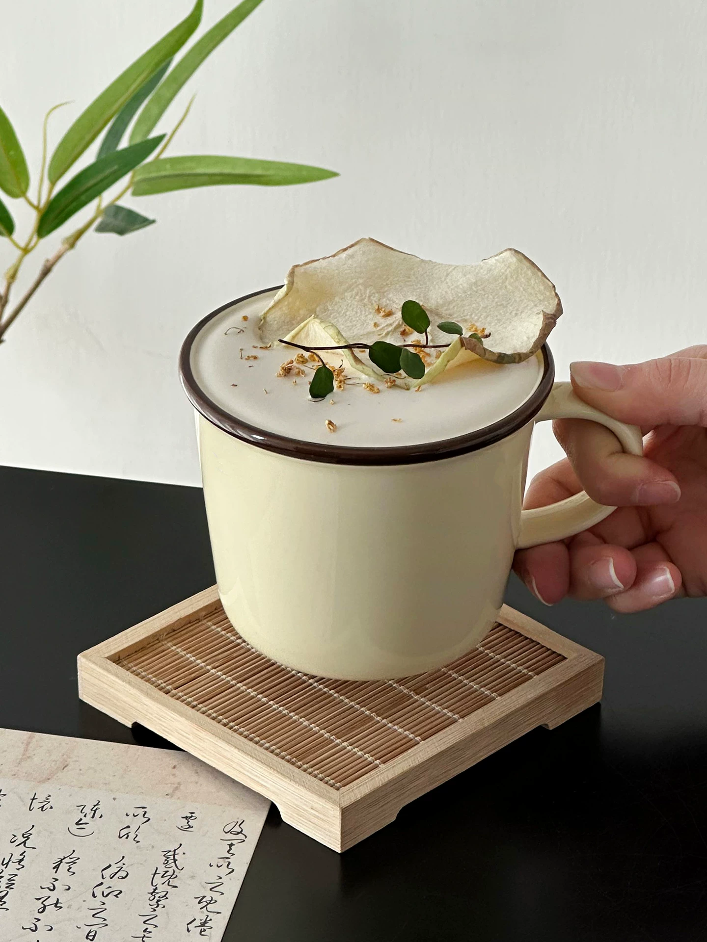 Cốc sứ cao cấp có tay cầm, cốc cà phê latte cổ điển, cốc trà chiều tinh tế cao cấp, cốc uống nước, cốc latte art.