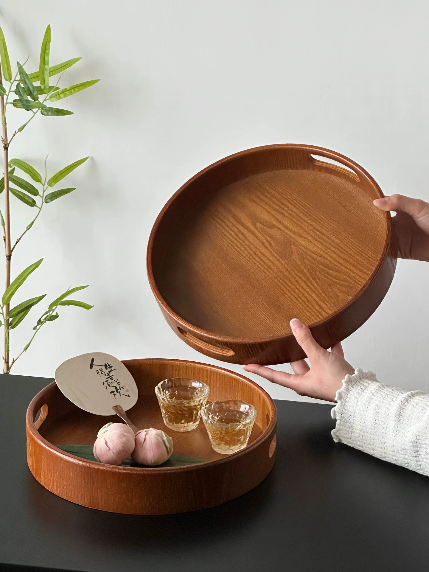 Khay trà gỗ nguyên khối phong cách Trung Quốc cổ điển mới, khay đựng đồ ăn có hai tay cầm sáng tạo, khay đựng cà phê, khay đựng đồ tráng miệng, khay đựng trà.