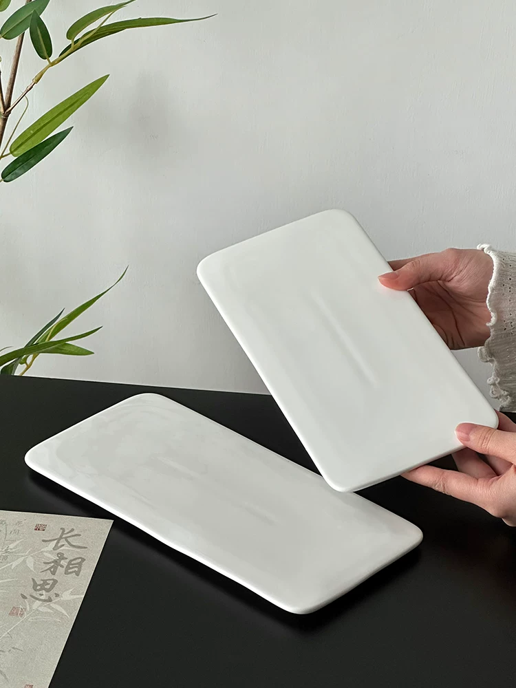 Đĩa sứ trắng, đĩa phẳng hình chữ nhật, đĩa tráng miệng, đĩa bánh ngọt, đĩa ăn nhẹ buổi chiều, đĩa trái cây, đĩa tinh tế để bày trí.