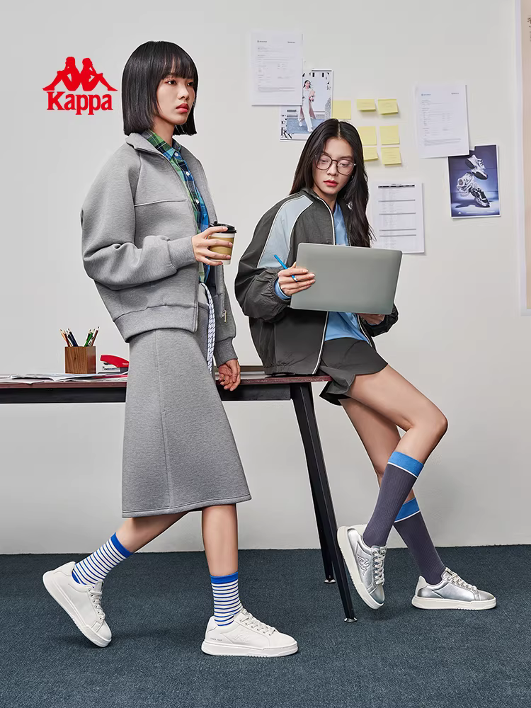 Giày thể thao nữ đế dày Kappa mùa đông 2025 kiểu dáng retro thời thượng màu bạc, giày chạy bộ thường ngày