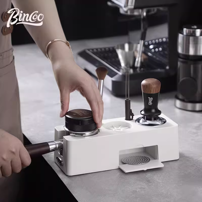 Bộ ba dụng cụ cà phê Bincoo gồm đế ép cà phê, búa ép cà phê và dụng cụ phân phối, dùng để đựng dụng cụ cà phê 51/58mm.
