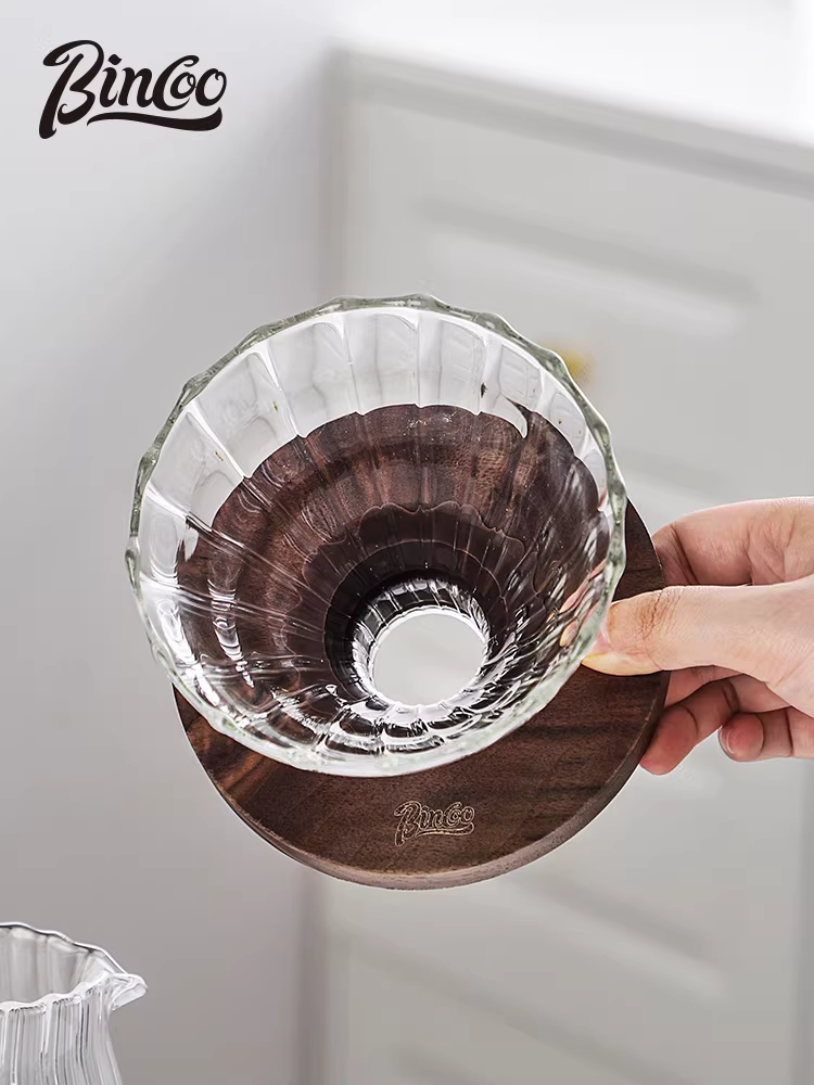 Bộ dụng cụ pha cà phê thủ công Bincoo gồm cốc lọc V60, bình lọc, phễu lọc, ấm pha cà phê.