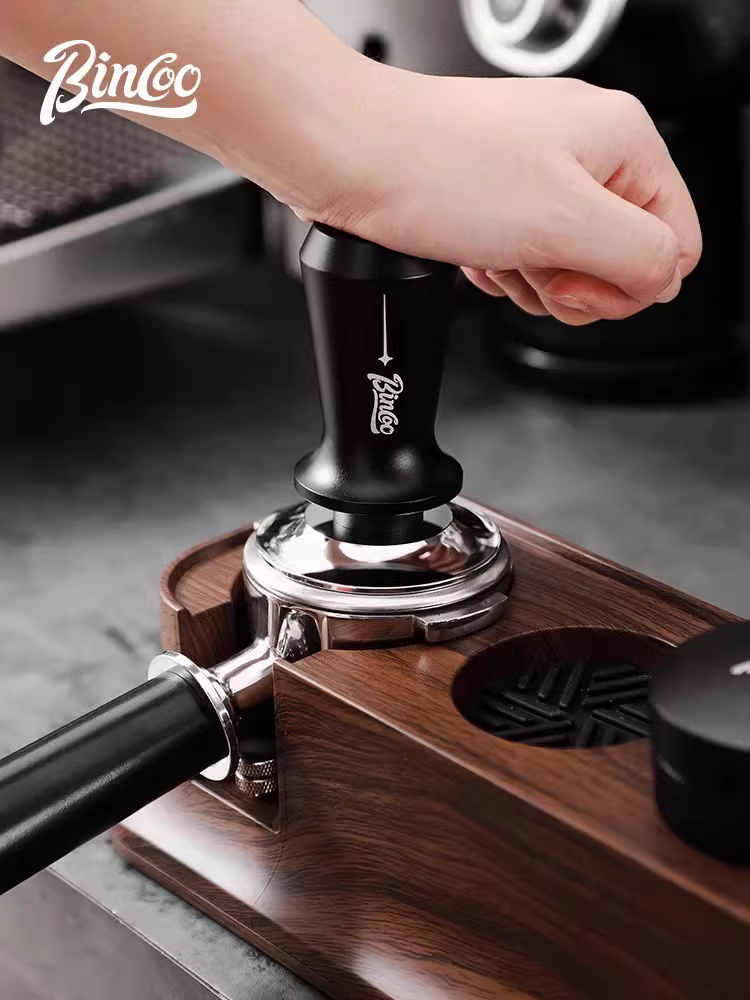 Bộ dụng cụ pha cà phê Bincoo gồm đế đỡ, dụng cụ tán bột cà phê đa năng, bộ ba món, đế để đồ trên quầy bar