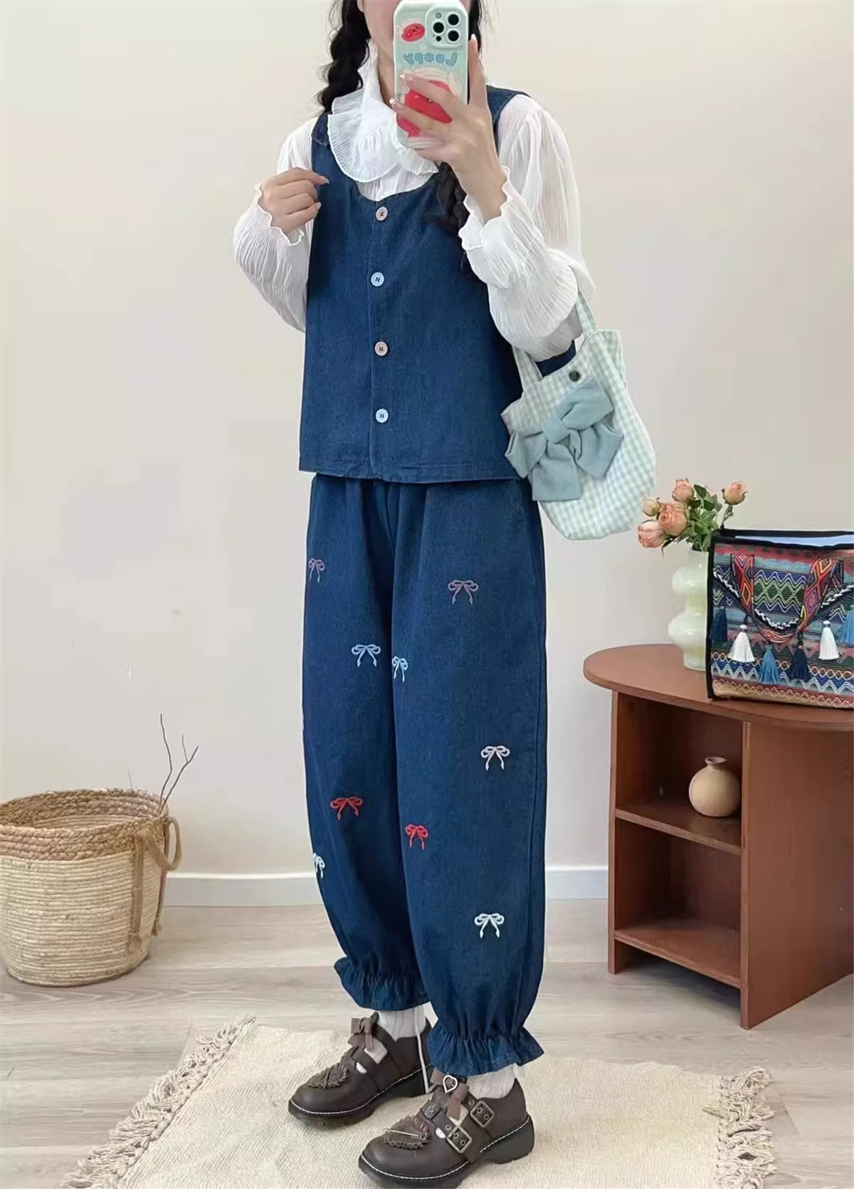 Quần đèn lồng thêu nơ mùa thu mới Dream Box 2024, cạp chun, dáng ôm, xếp ly, chất liệu denim dành cho nữ