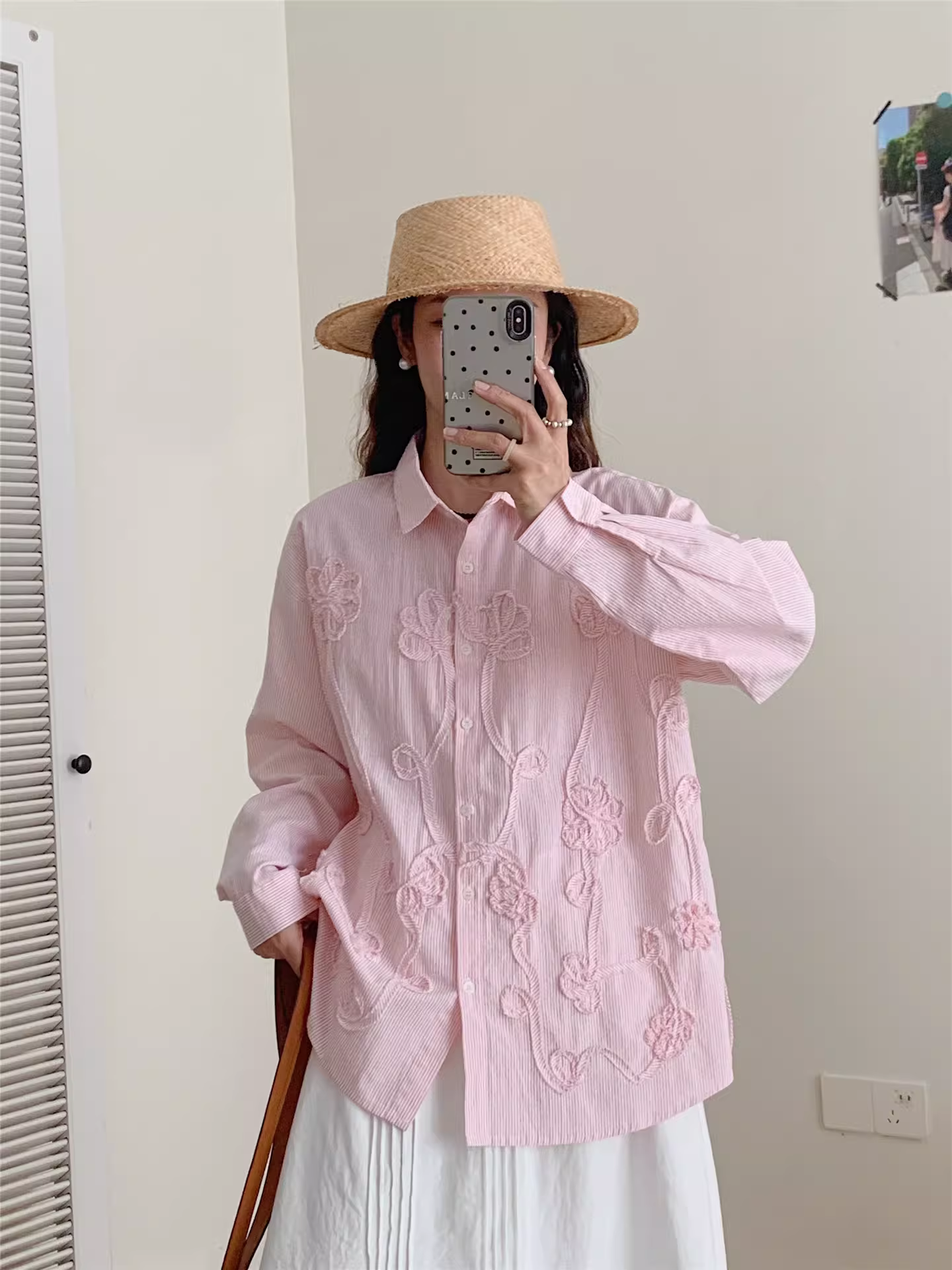 Áo sơ mi cotton hoa vintage mùa thu Dream Box 2025, cổ trụ, tay áo dài, dáng rộng, kẻ sọc.